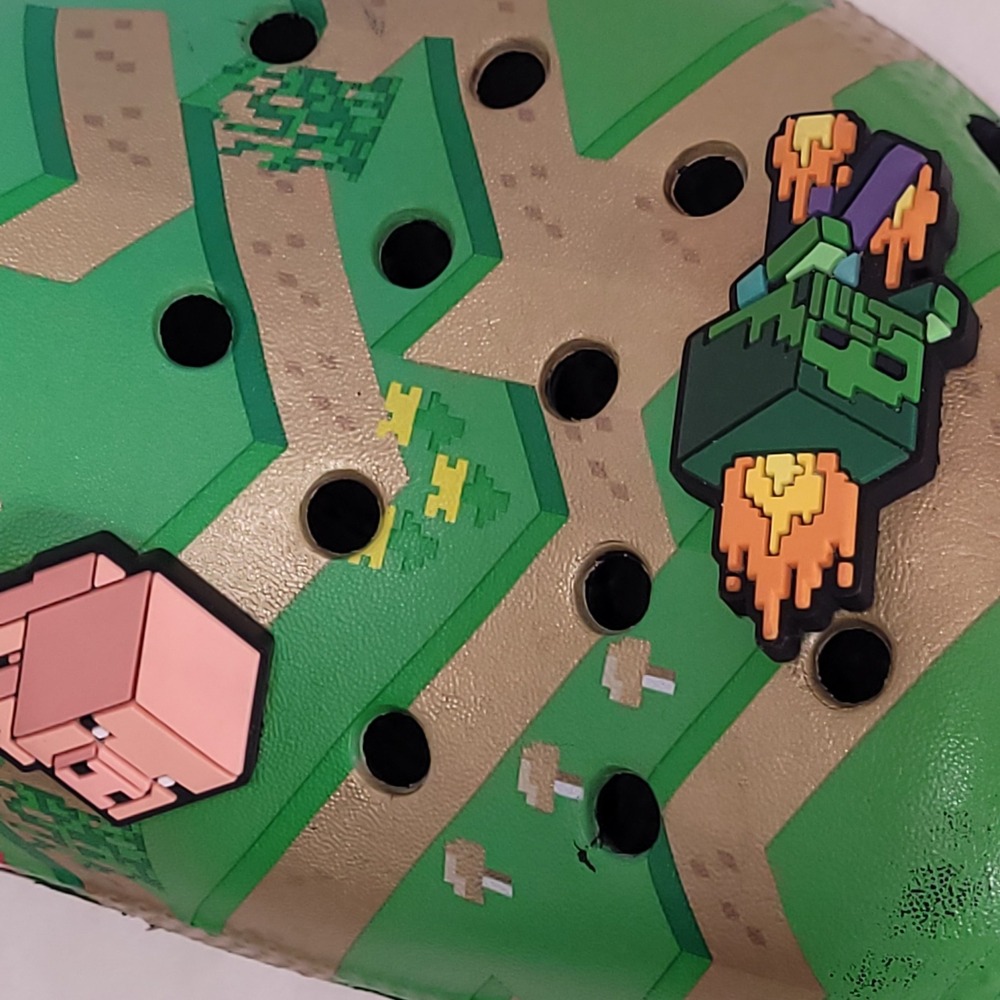Crocs Minecraft Classic Clog Green Multi Video Game Mens Size 11 Jibbitz Charms - Picture 9 of 13
